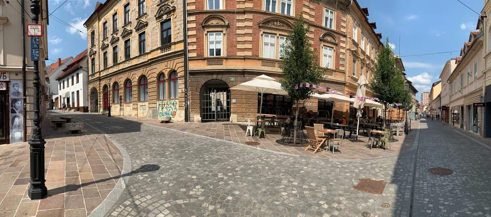 Day, Neighbourhood, Location