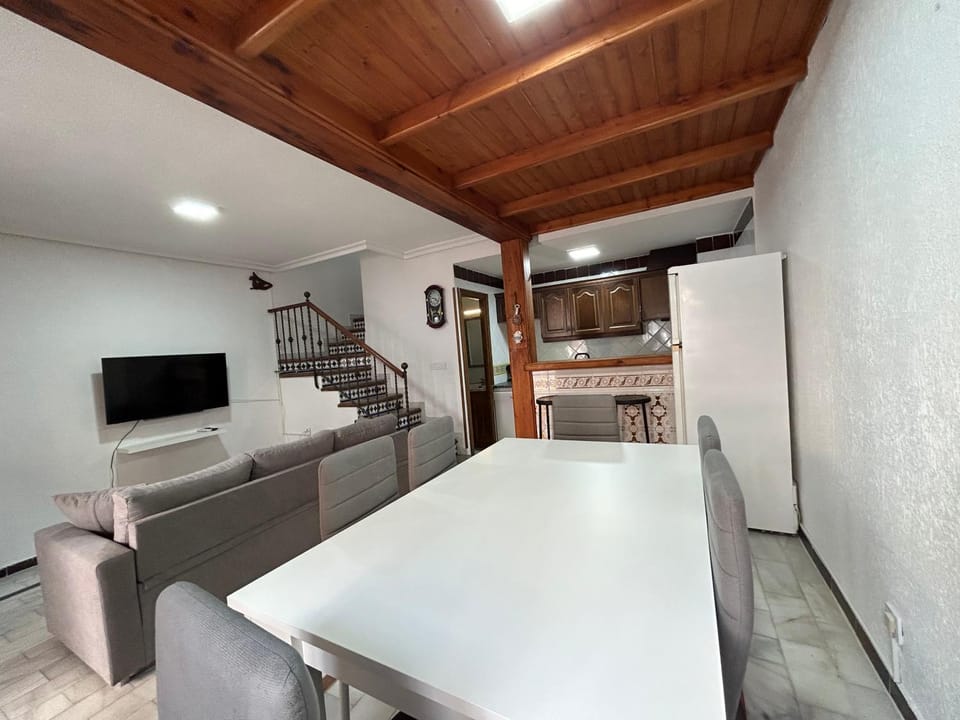 TV and multimedia, Kitchen or kitchenette, Living room, Dining area