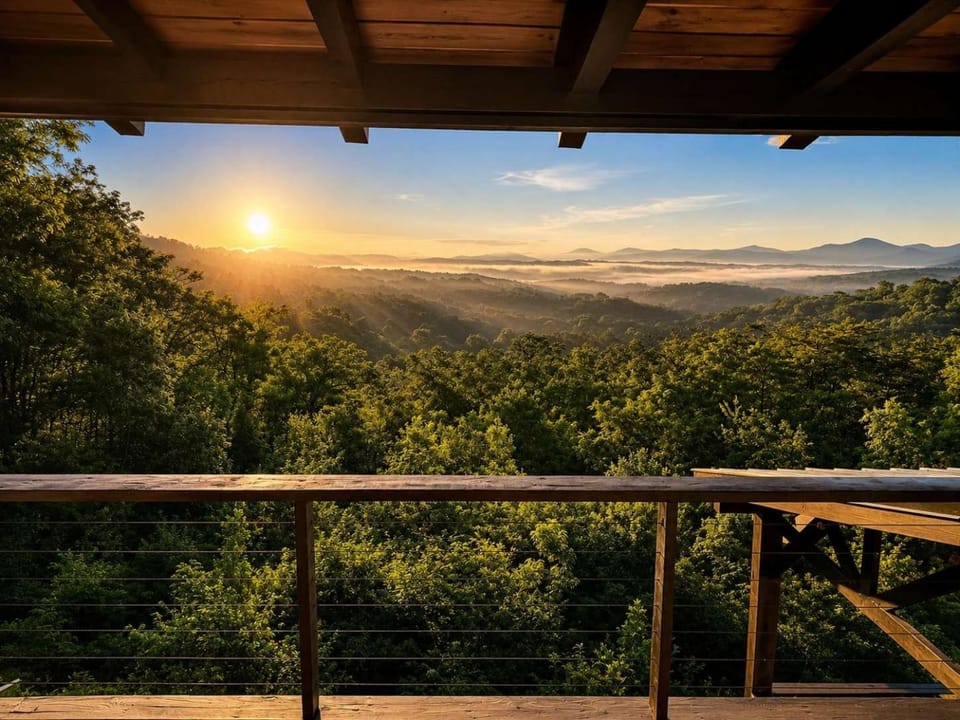 Top of the Mountain Breathtaking Views Hot Tub House in Blue Ridge