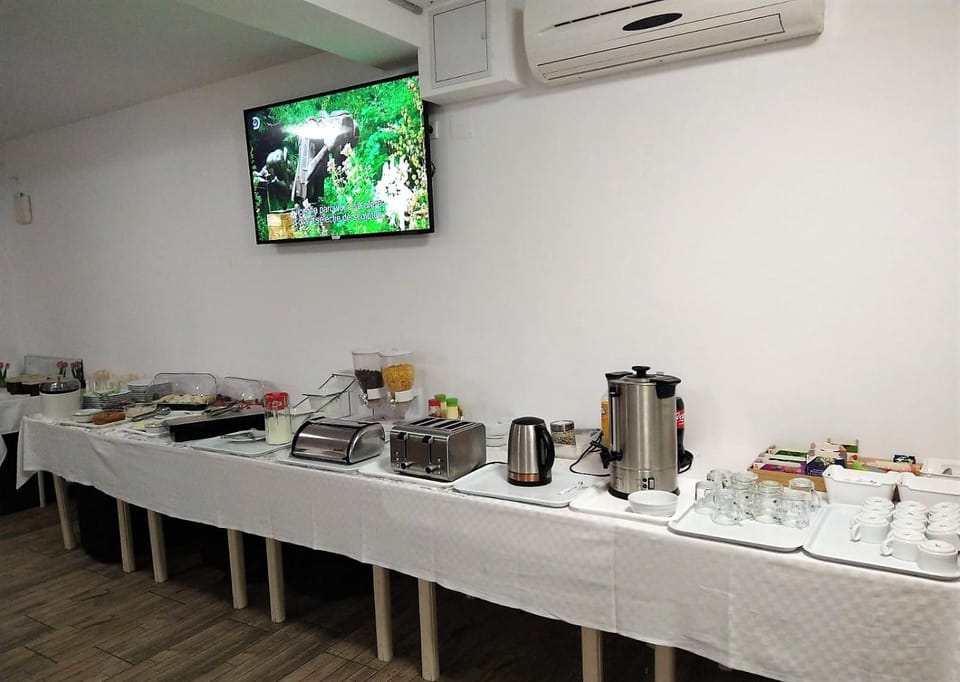 Food and drinks, Breakfast, Buffet breakfast