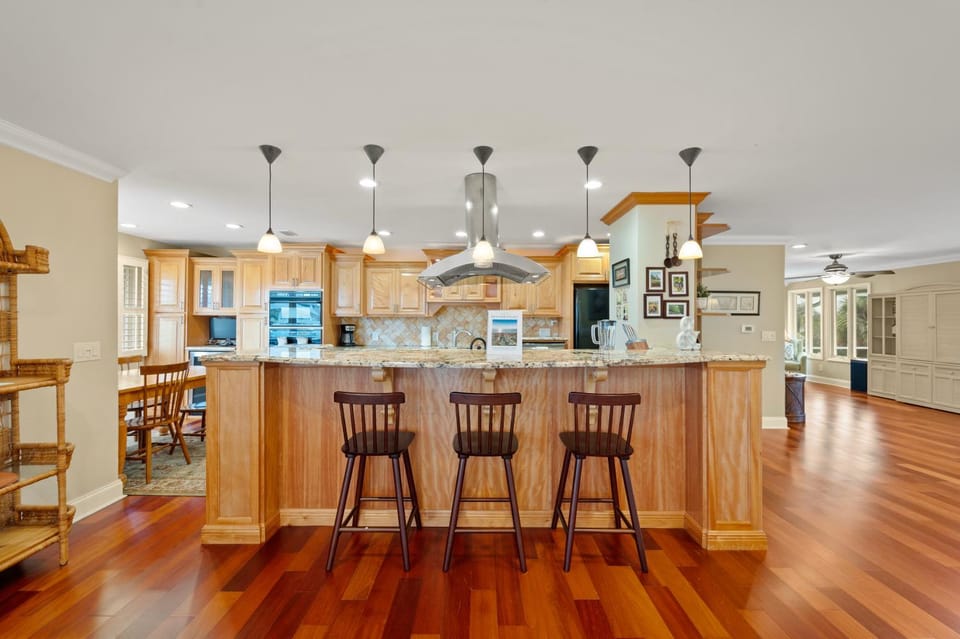Kitchen or kitchenette, Dining area, minibar