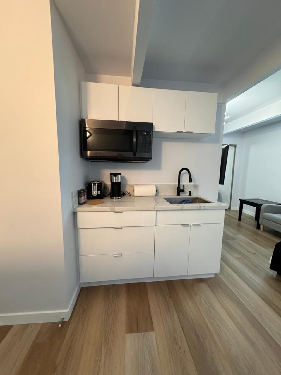 Coffee/tea facilities, minibar, toaster