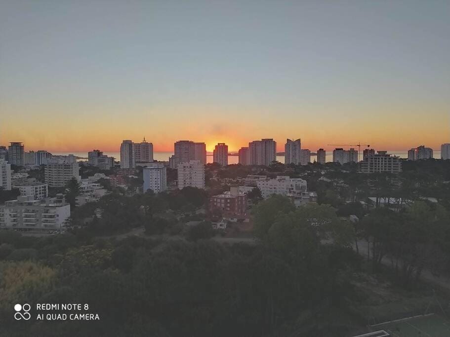 Hermoso apartamento con vista y los mejores servicios Apartment in Punta del Este