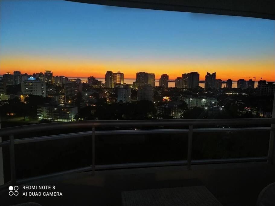 Hermoso apartamento con vista y los mejores servicios Apartment in Punta del Este