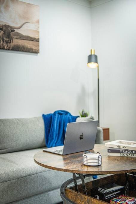 Downtown Austin Suite Retreat Apartment in Austin