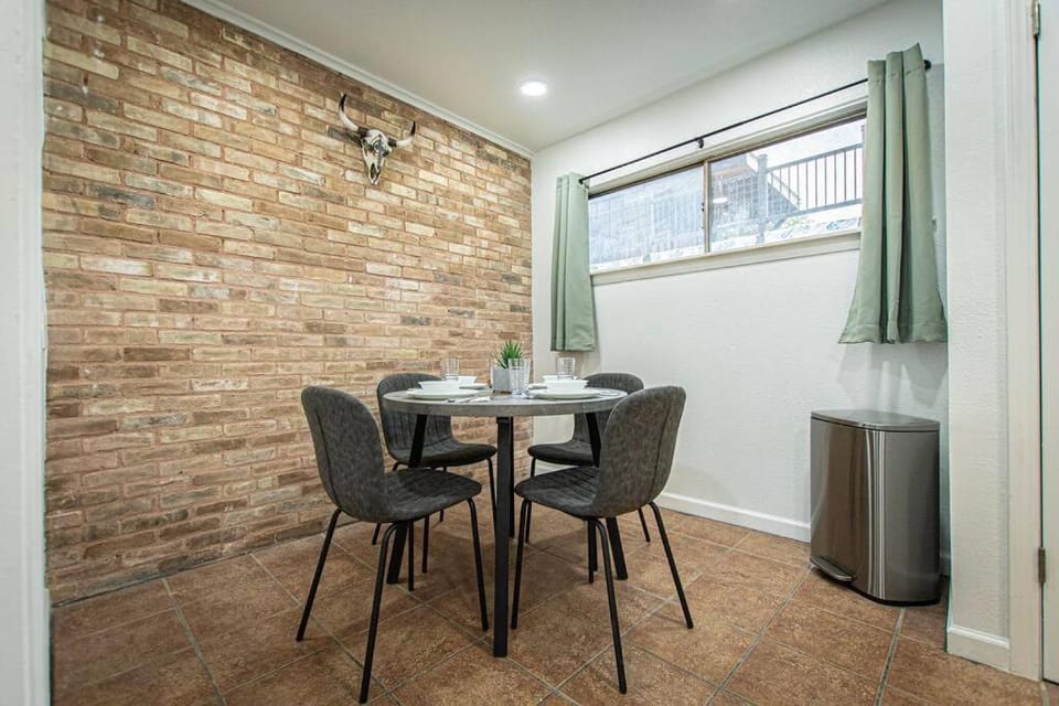 Downtown Austin Suite Retreat Apartment in Austin
