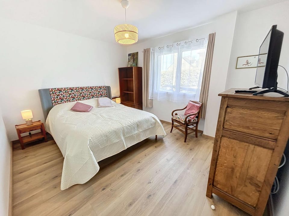 Villa moderne 5 chambres au bord de la plage avec parking inclus - FR-1-361-540 House in Jullouville