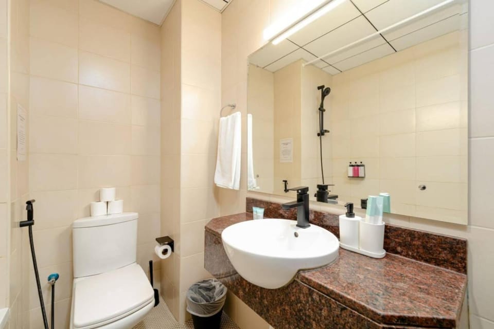 Luxury Studio - Golf Views - Sports City Dubai Apartment in Dubai