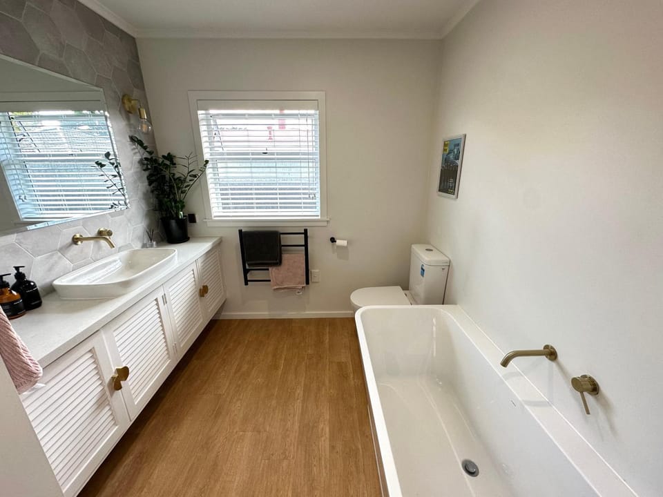 Bathroom, Bath