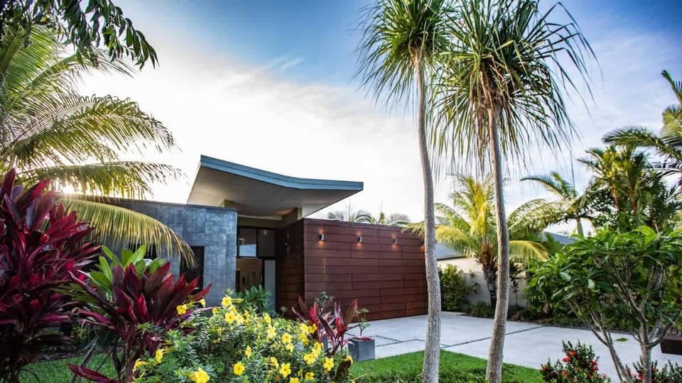 Tranquility by the Lake - Luxury Home Port Douglas House in Port Douglas