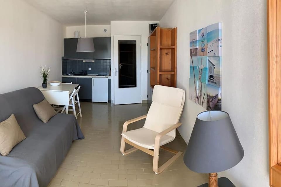 Charmant studio, vue mer, à deux pas de la plage Apartment in La Grande-Motte