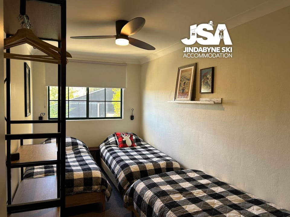 Bed, Bedroom, bunk bed