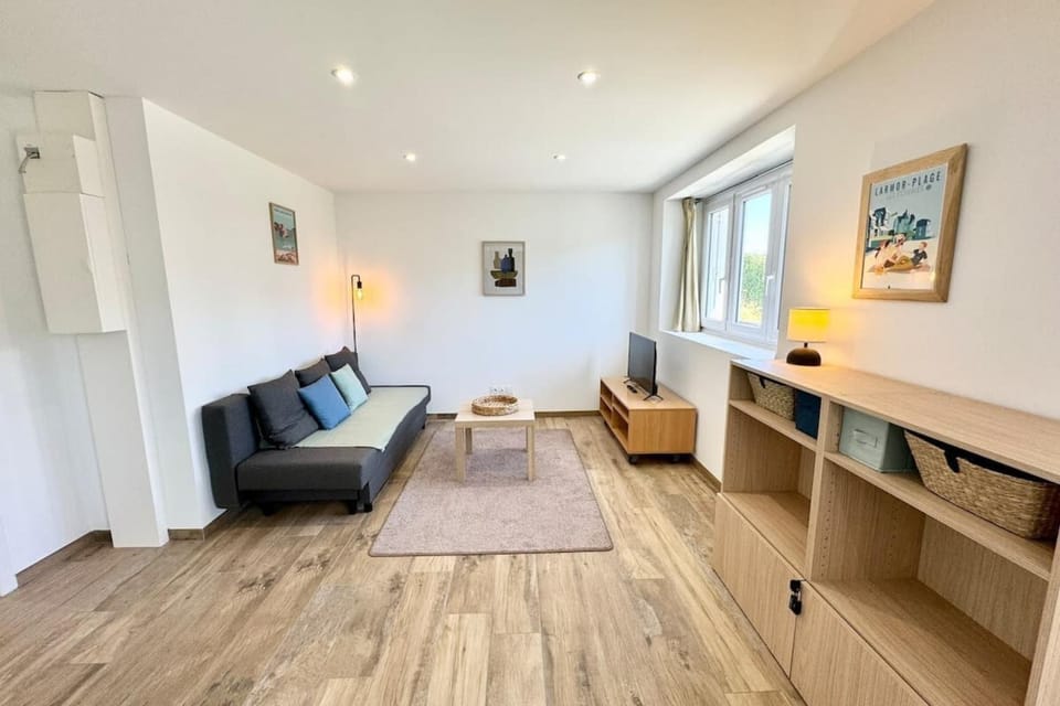Joli appartement neuf Jardin 500 m des plages Apartment in Brittany