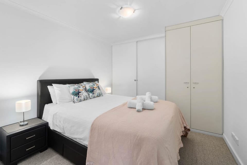 Marina Views Free Parking Beachside & Seaview Apartment in Adelaide