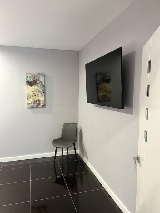 Coconut Creek - Two Bedroom Ensuite Unit Apartment in Saint George