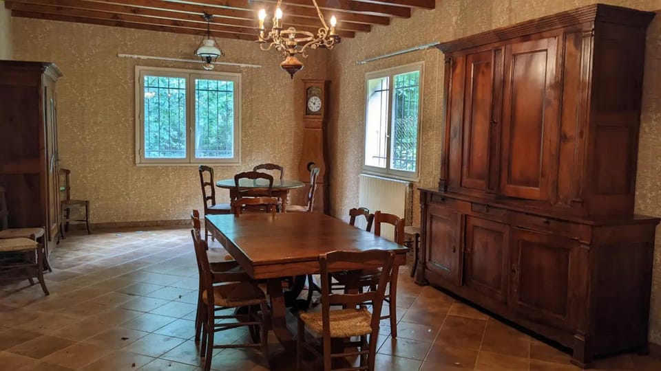 Property building, Living room