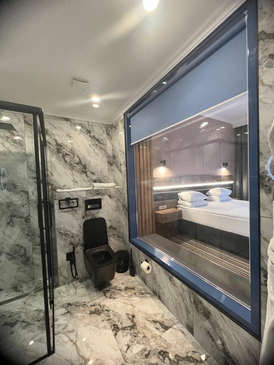 Bed, Bathroom, Kitchen or kitchenette, Photo of the whole room, Bedroom