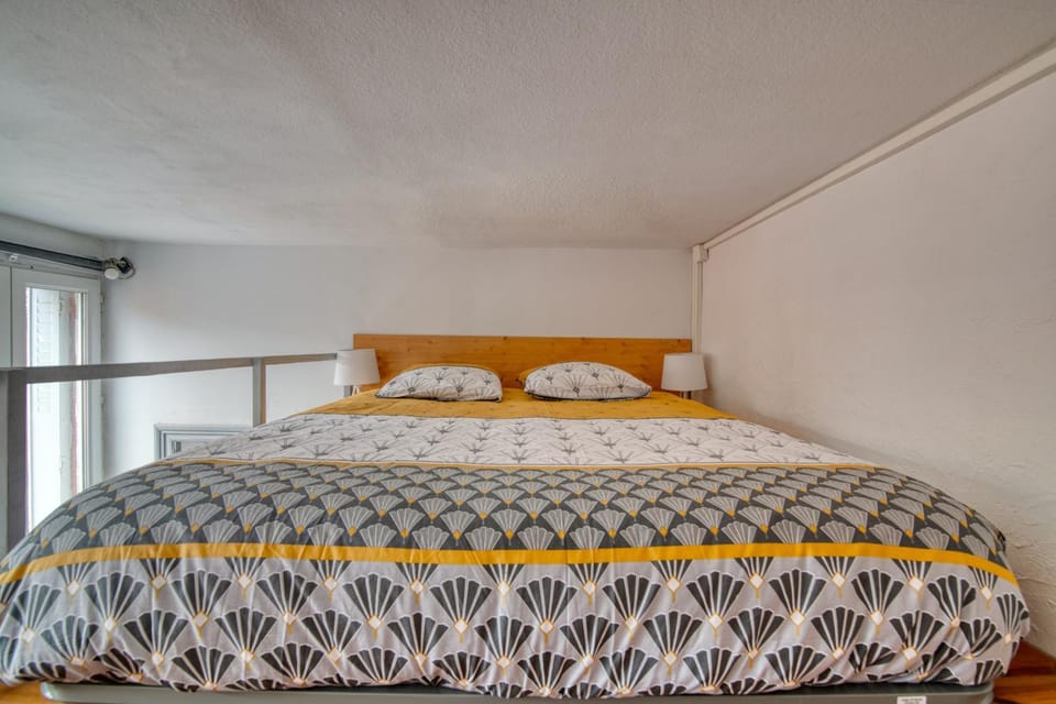 Bed, Bedroom