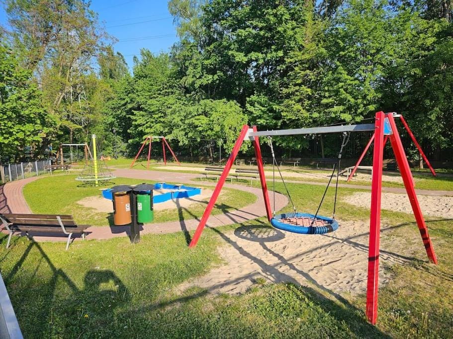 Faktura VAT Apartament przy Loftach u Scheiblera parking podziemny, Śniadaniownia Apartment in Masovian Voivodeship