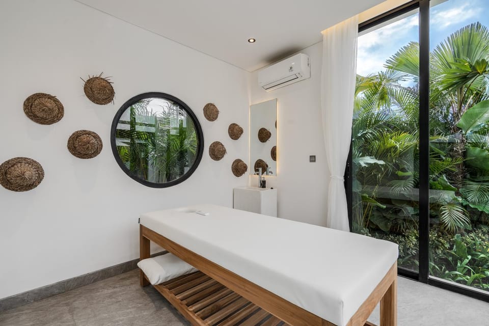 Spa and wellness centre/facilities, air conditioner