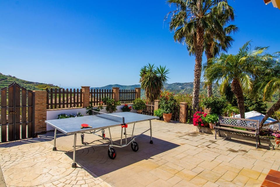 Table tennis