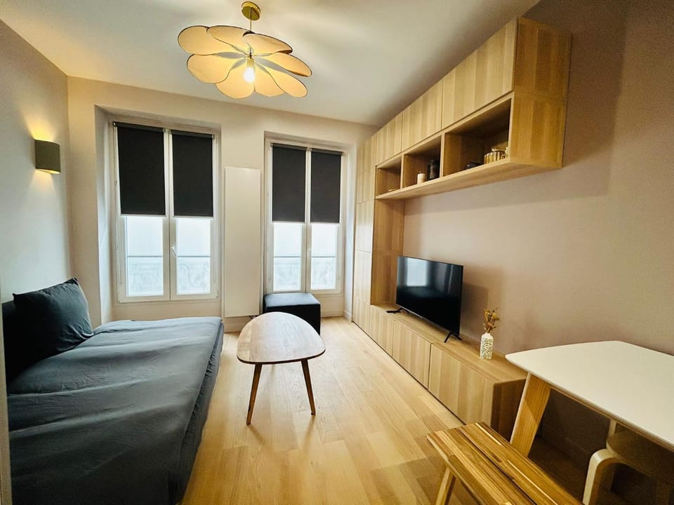 Enghien - New studio fully furnished Apartment in Paris