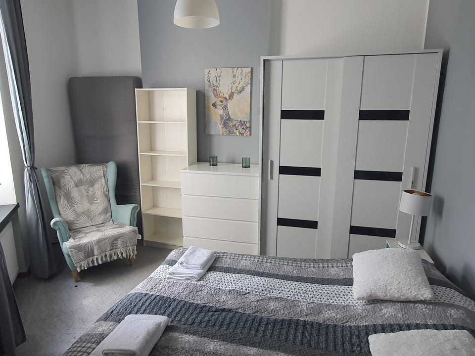 Faktura VAT Apartament przy Szkole Filmowej, darmowy parking Apartment in Masovian Voivodeship