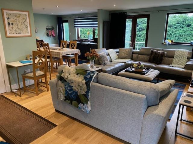 Living room, Seating area