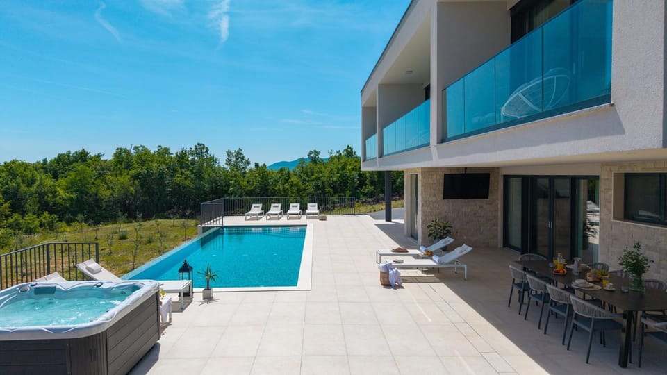 Property building, Swimming pool