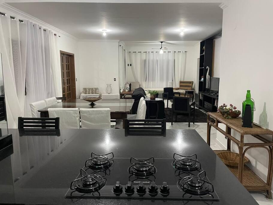 Kitchen or kitchenette, Living room, Seating area, stove