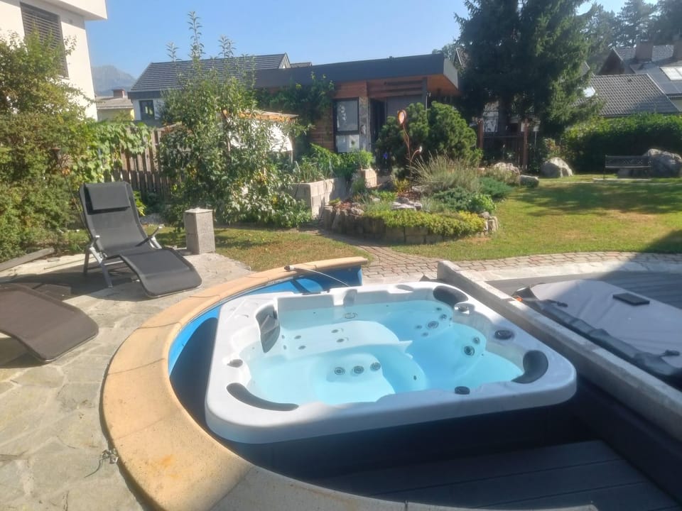 Hot Spring Bath, Spa and wellness centre/facilities