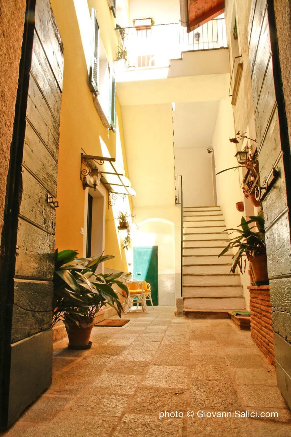 Facade/entrance