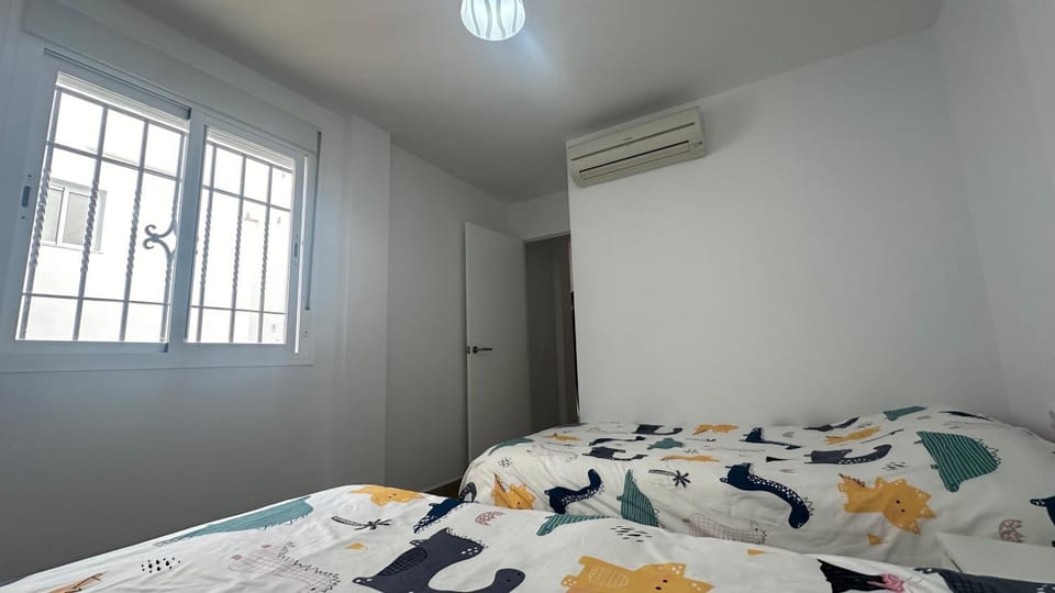 Bedroom, air conditioner