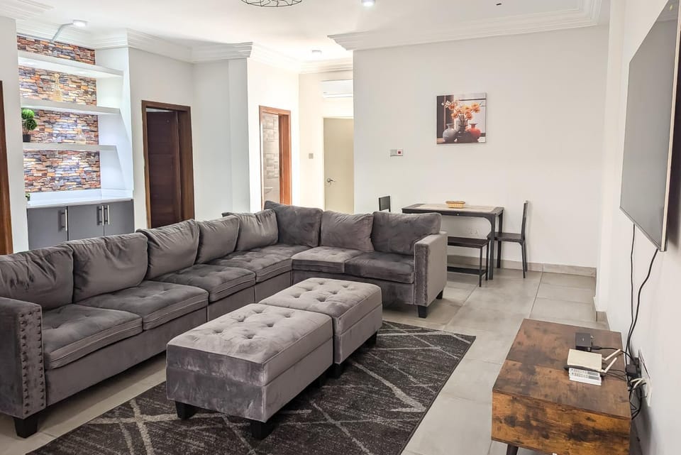 Communal lounge/ TV room, TV and multimedia, Living room, Dining area