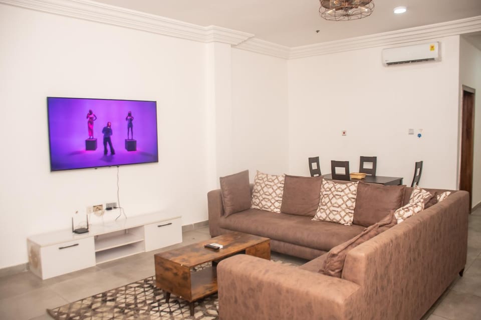 Communal lounge/ TV room, TV and multimedia, Living room, Dining area
