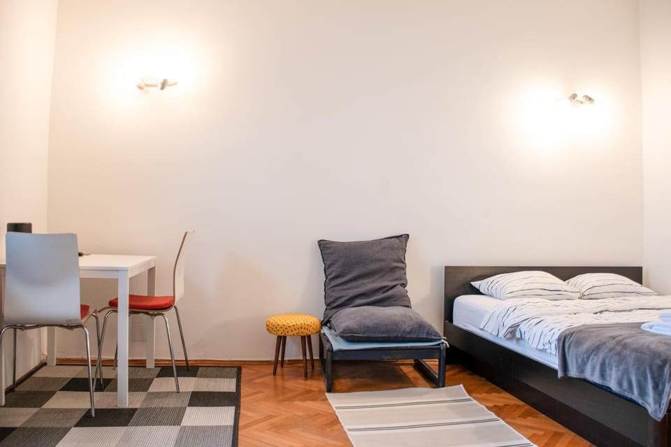 Bed, Living room, Photo of the whole room, Seating area, Bedroom