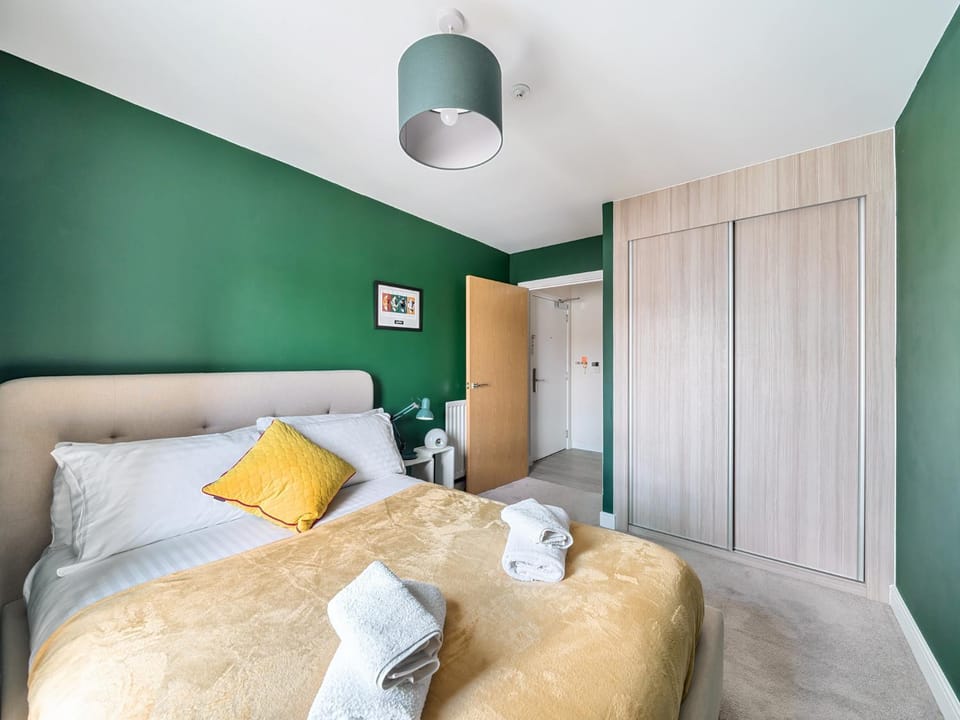 Bed, Photo of the whole room, Bedroom, towels, wardrobe