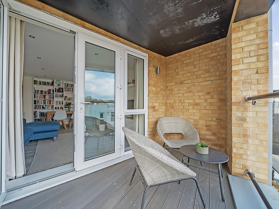 Property building, View (from property/room), Balcony/Terrace, Balcony/Terrace, Living room, Seating area