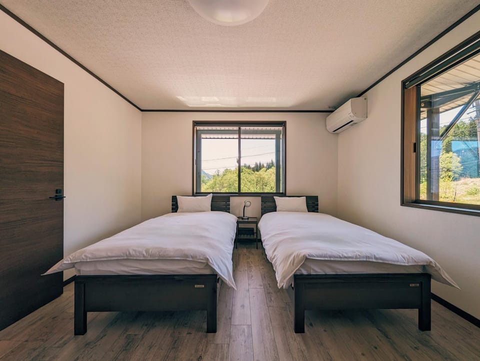 Bedroom, Mountain view, air conditioner