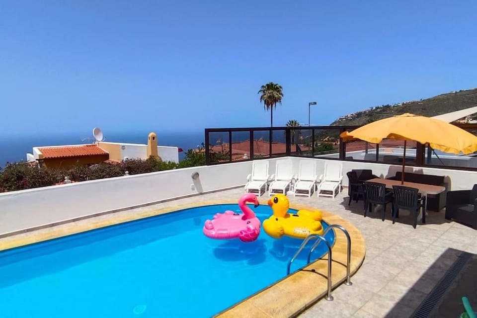 Patio, Day, Natural landscape, Mountain view, Pool view, Sea view, Swimming pool, sunbed