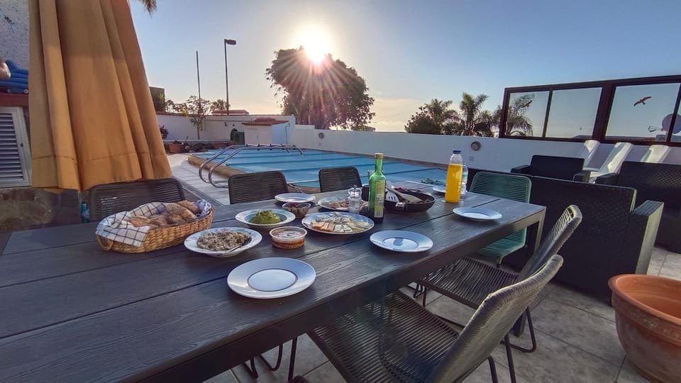 Garden, Balcony/Terrace, Swimming pool, Breakfast