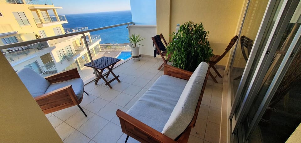 View (from property/room), Balcony/Terrace, Sea view, Swimming pool