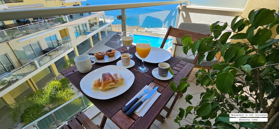 Balcony/Terrace, Pool view, Sea view