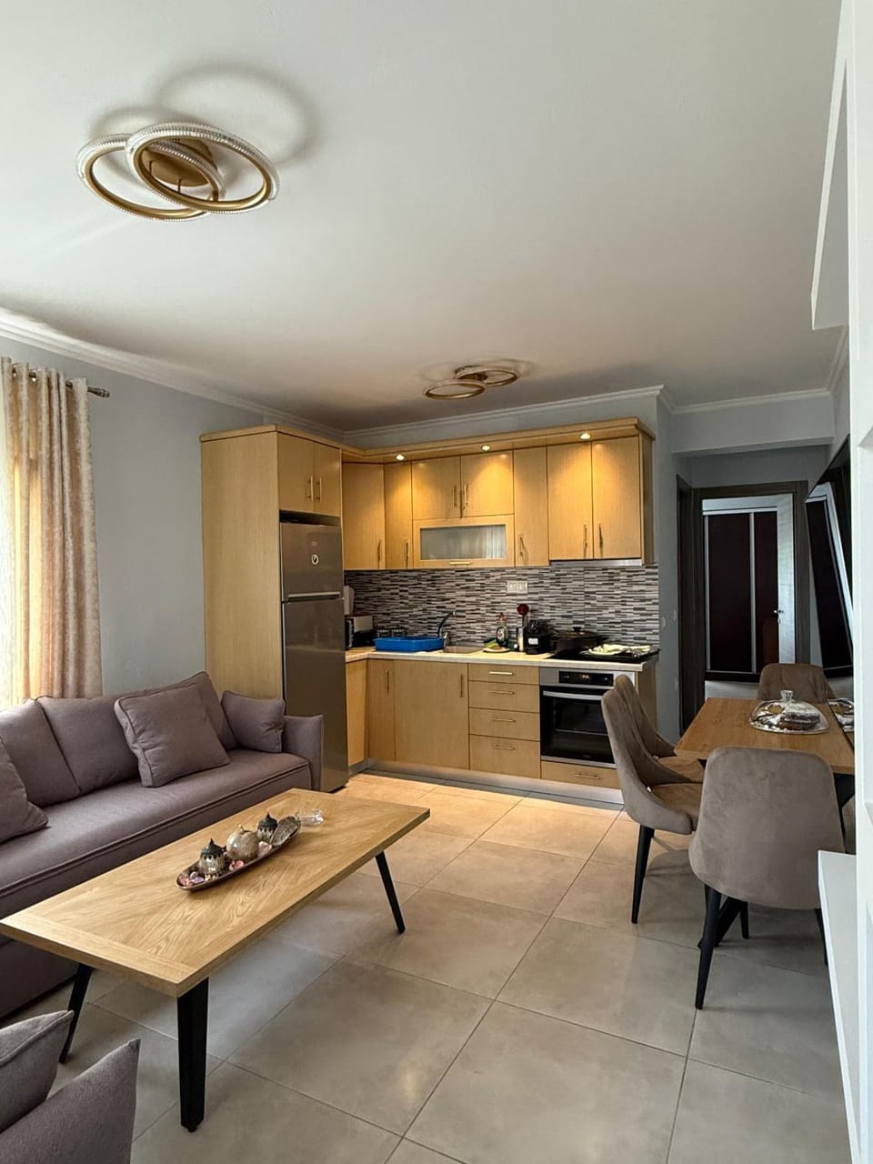 Kitchen or kitchenette, Living room, Seating area, Dining area, minibar, stove