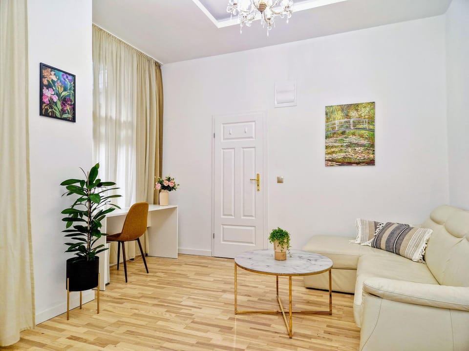 Amelia Old Town Apartment plus 1 free parking offsite Apartment in Slovakia