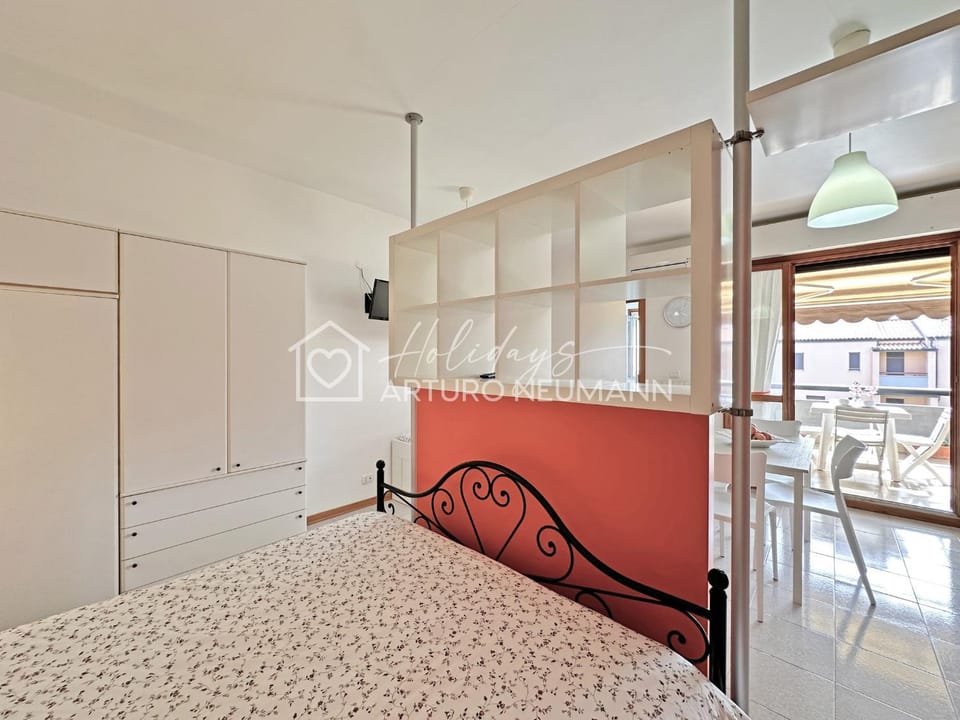 Bed, Kitchen or kitchenette, Photo of the whole room, Bedroom, wardrobe