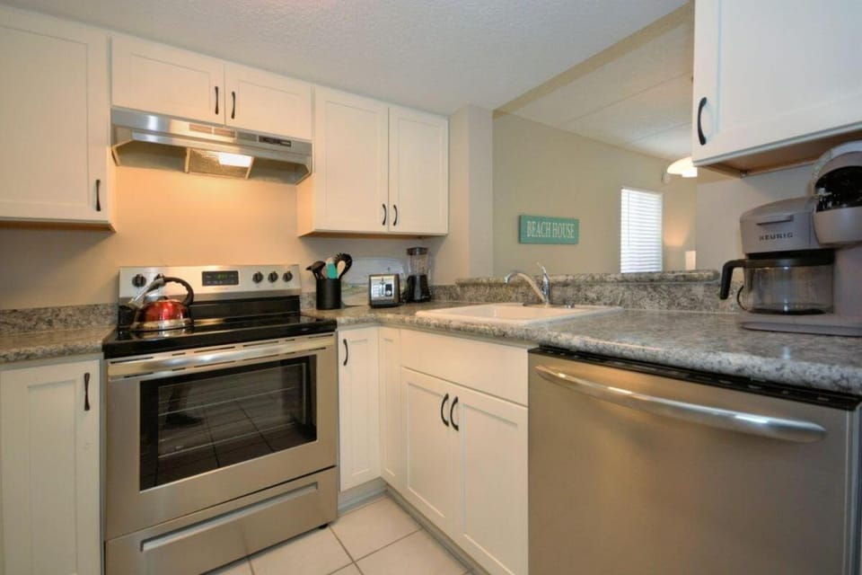 Beachside Bliss-Courtyard Villa-Beachside condo Apartment in Saint Augustine Beach