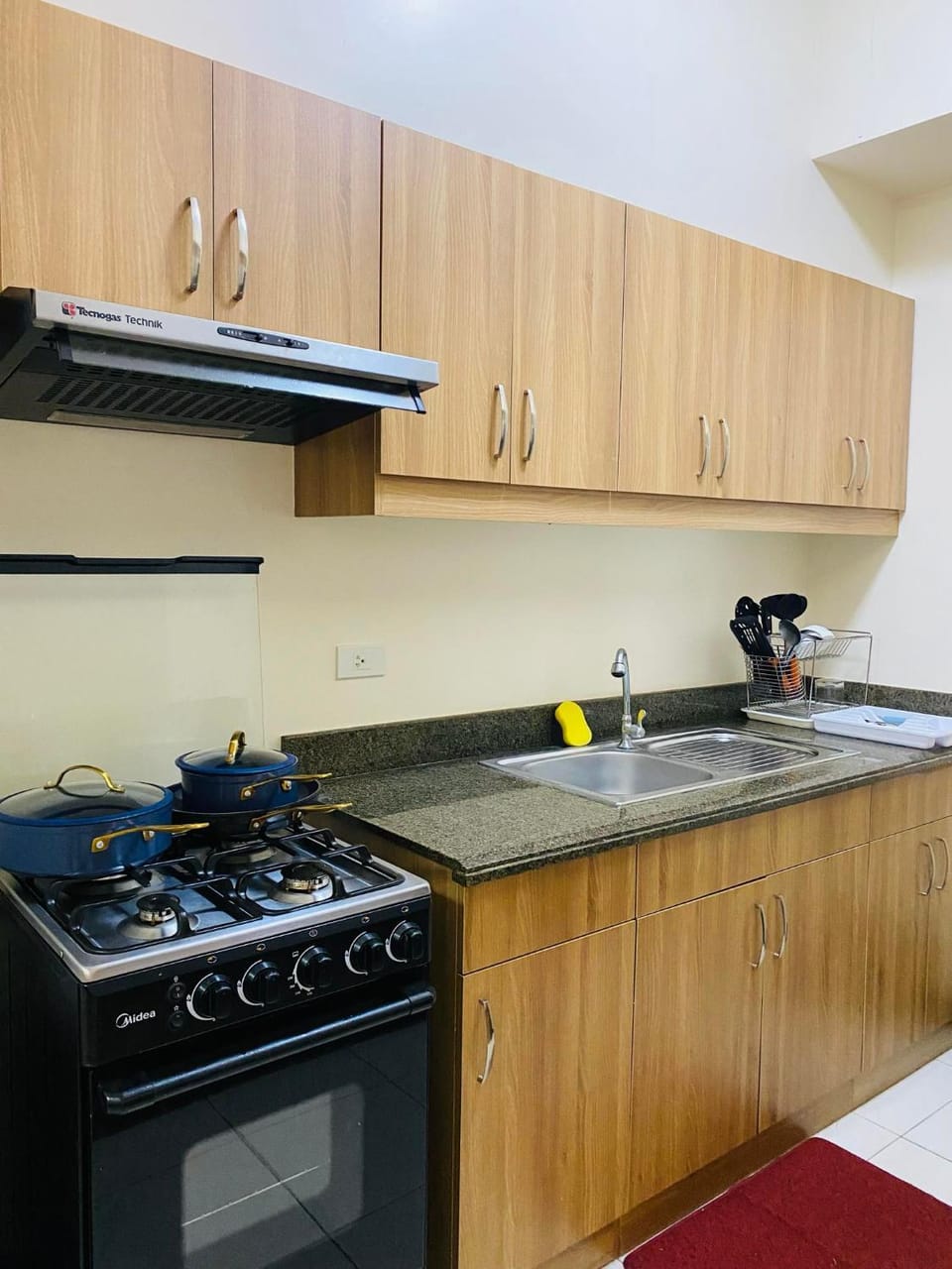Hello condo Bed and Breakfast in Manila City