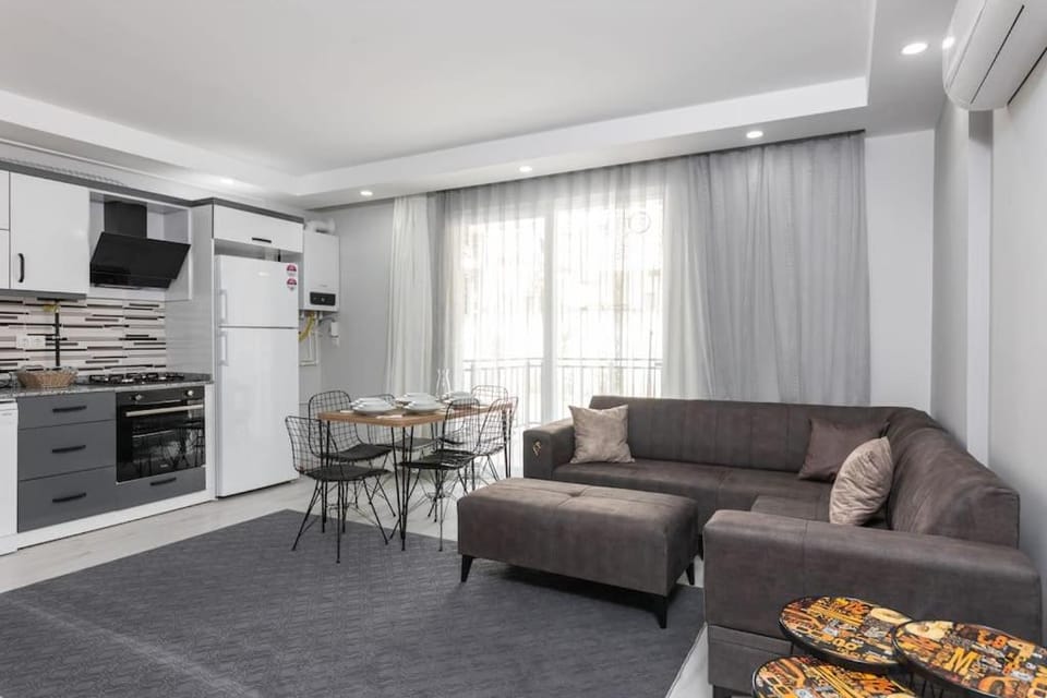 3-Şehir Merkezinde Büyük Daire 3 Yatak Odası Apartment in Antalya