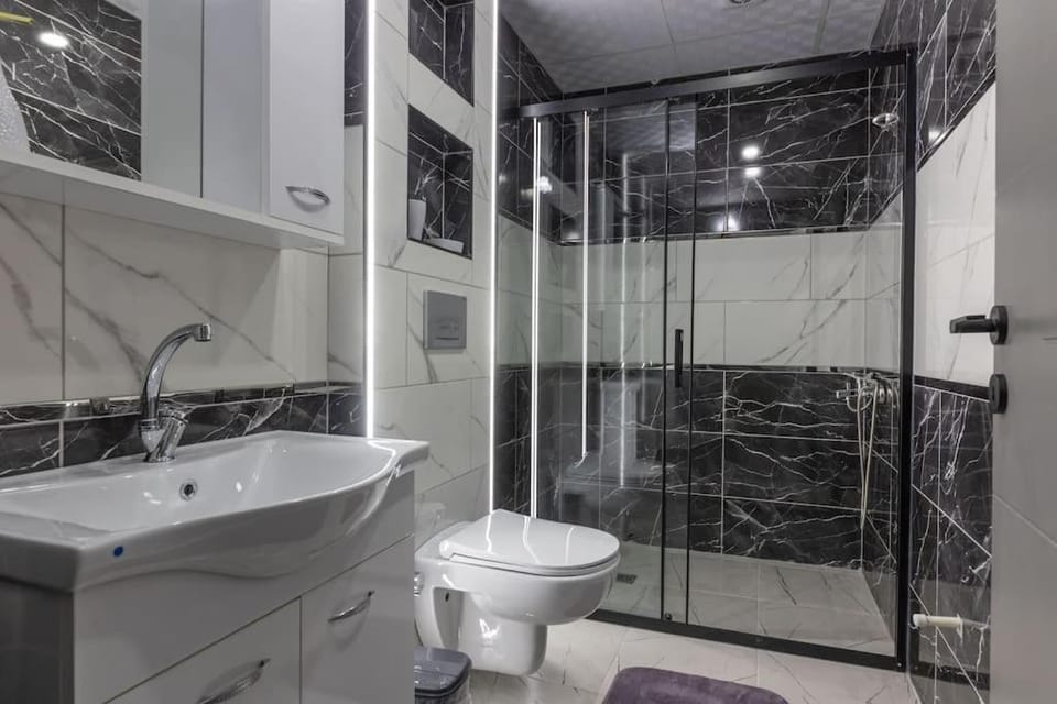 3-Şehir Merkezinde Büyük Daire 3 Yatak Odası Apartment in Antalya